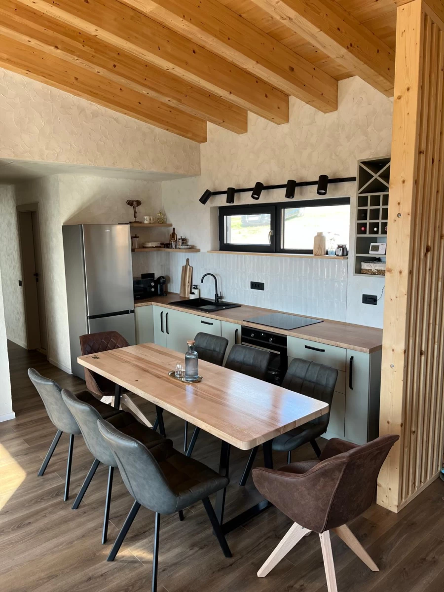 https://www.travlocals.com/uploads/0010/10402/2025/08/20/img-20250820-wa0003.webp