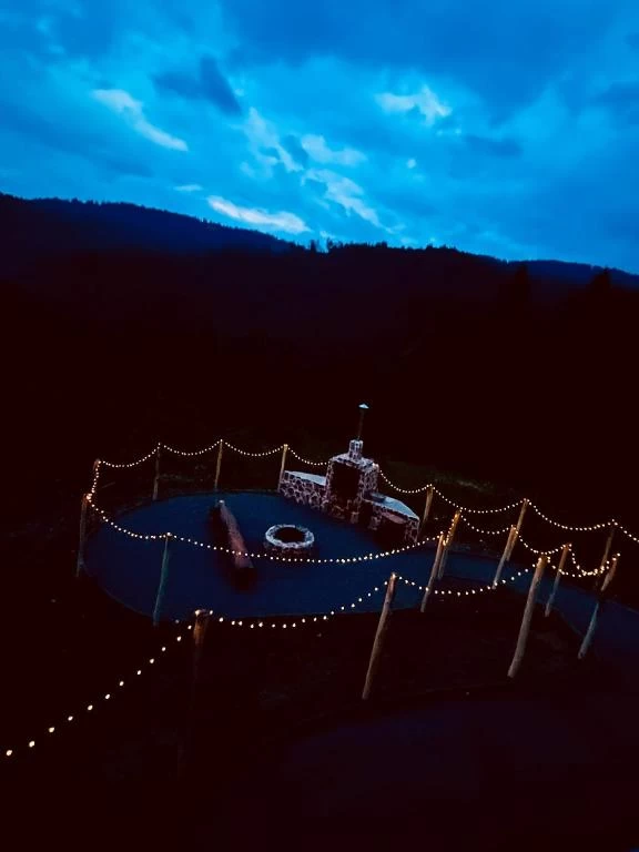 https://www.travlocals.com/uploads/0010/10410/2025/08/18/721325017.webp