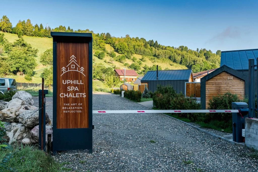 https://www.travlocals.com/uploads/0010/10417/2025/08/11/728006483.webp