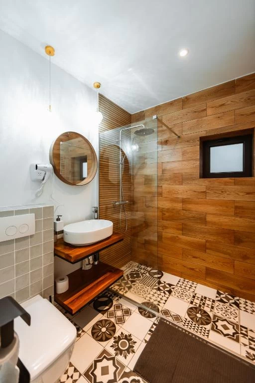 https://www.travlocals.com/uploads/0010/10428/2025/08/14/626036633.webp