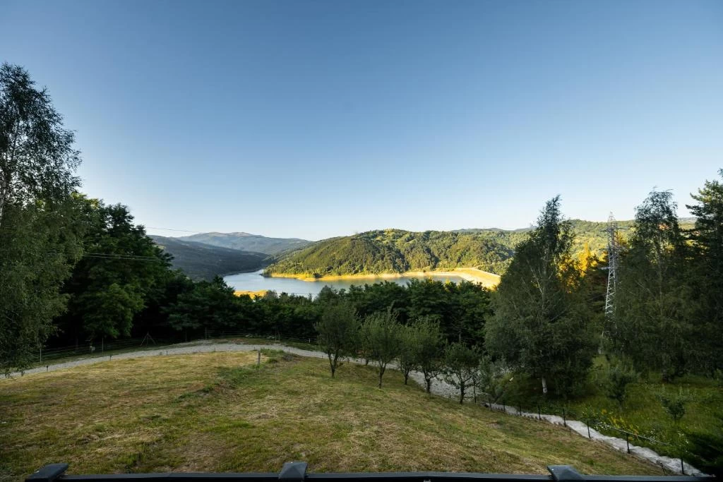 https://www.travlocals.com/uploads/0010/10428/2025/08/14/709547530.webp