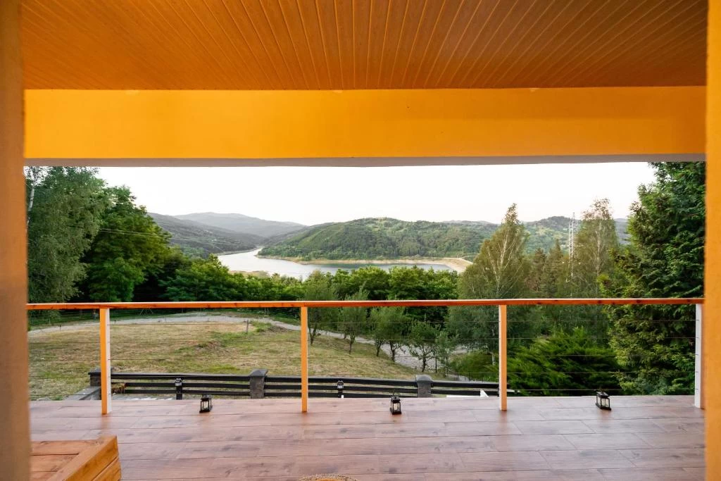 https://www.travlocals.com/uploads/0010/10428/2025/08/14/709547610.webp