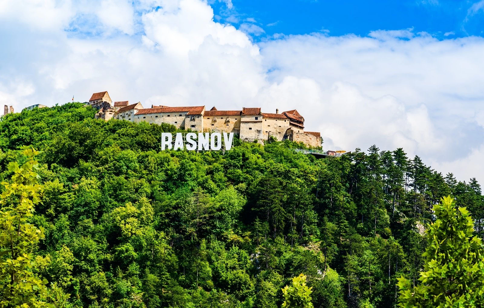 https://www.travlocals.com/uploads/2019/07/transilvania-61.webp