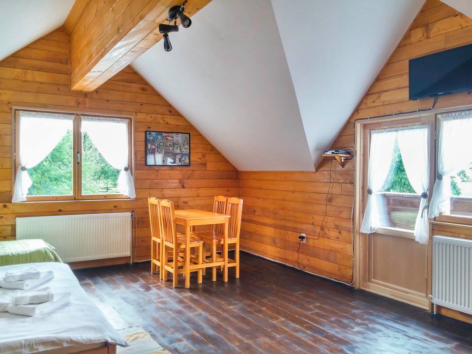 https://www.travlocals.com/uploads/2019/10/alpine-escape-studios-6.jpg