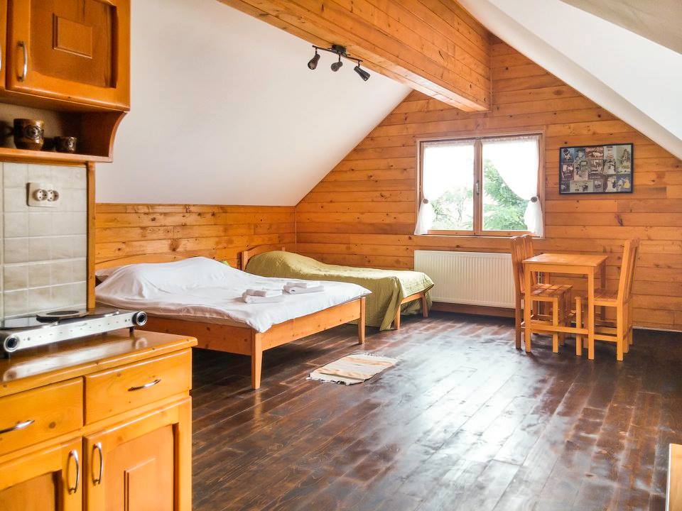 https://www.travlocals.com/uploads/2019/10/alpine-escape-studios-8.jpg