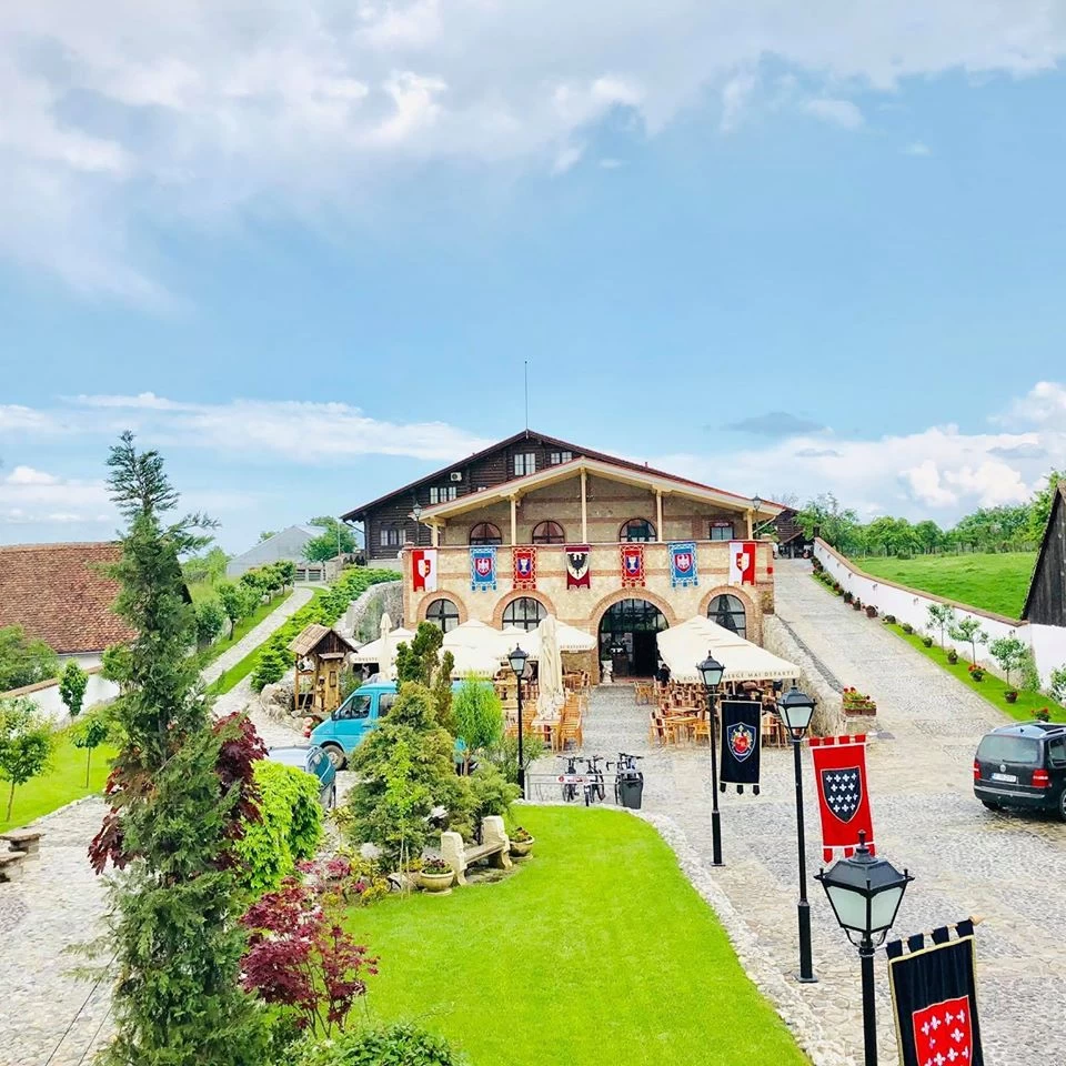 https://www.travlocals.com/uploads/2020/01/60435327_2249502391805785_2599021892065034240_o.webp