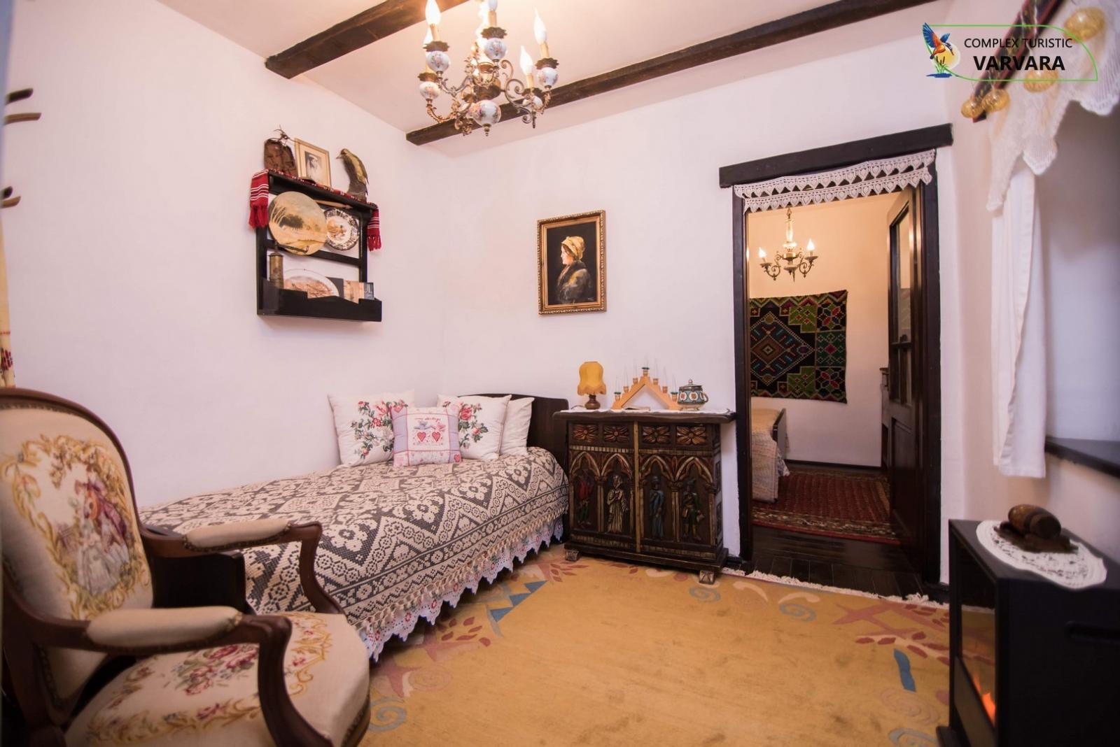 https://www.travlocals.com/uploads/2020/01/casa-veche-11.jpg