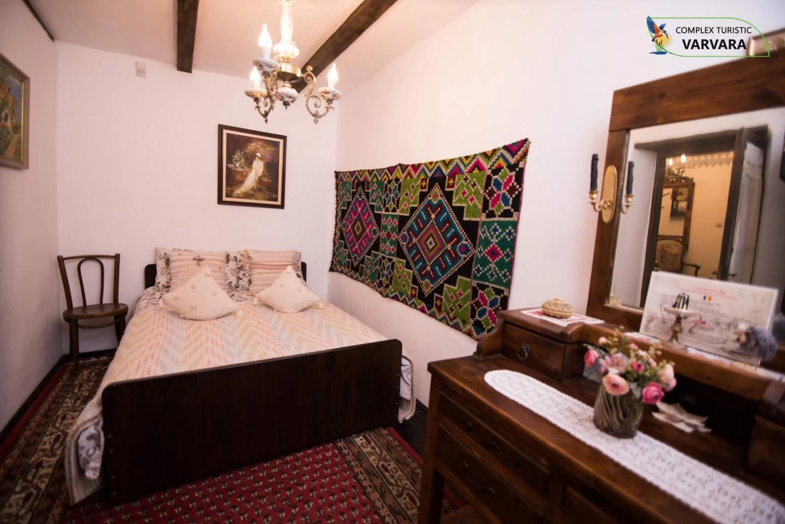 https://www.travlocals.com/uploads/2020/01/casa-veche-13.webp
