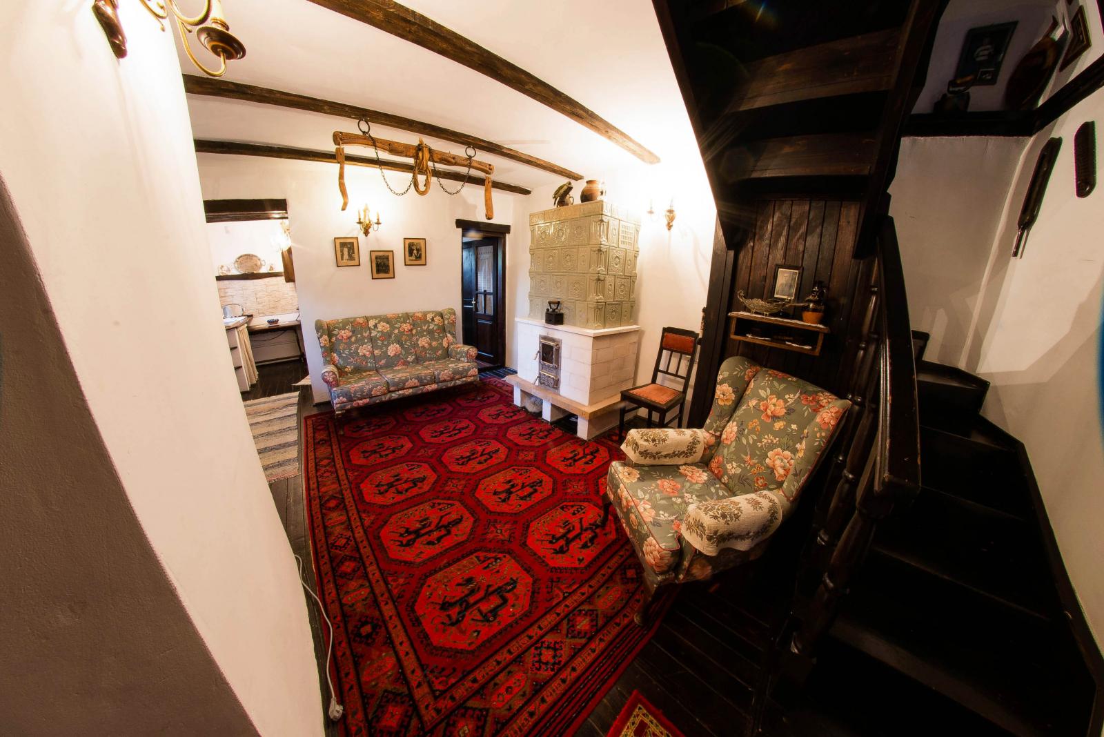 https://www.travlocals.com/uploads/2020/01/casa-veche-2.jpg