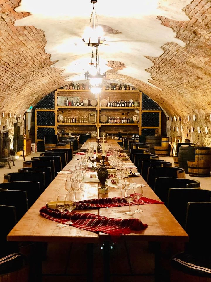 https://www.travlocals.com/uploads/2020/01/conacul-maria-theresa-36.webp