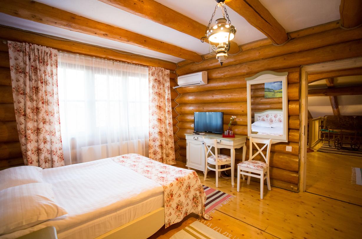 https://www.travlocals.com/uploads/2020/01/conacul-maria-theresa-4.jpg