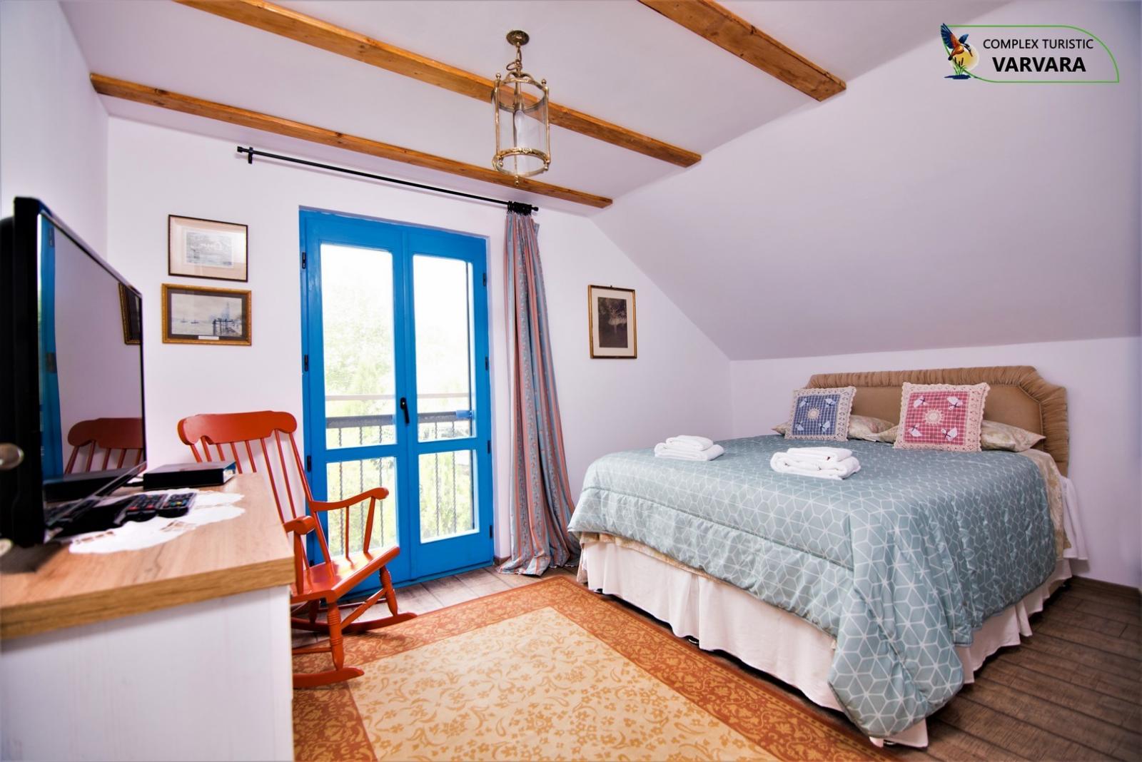 https://www.travlocals.com/uploads/2020/01/sunrise-house-4.jpg