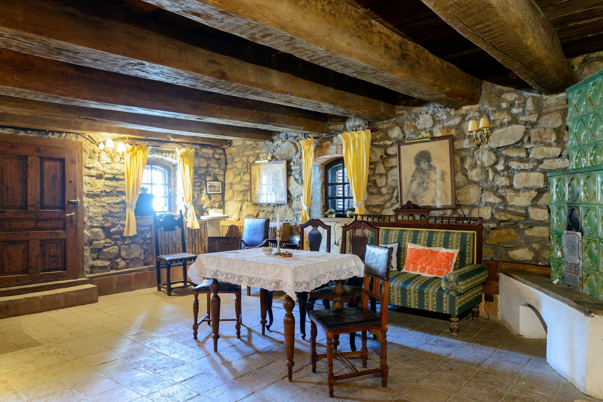 https://www.travlocals.com/uploads/2020/02/count-kalnokys-guesthouse-24.jpg