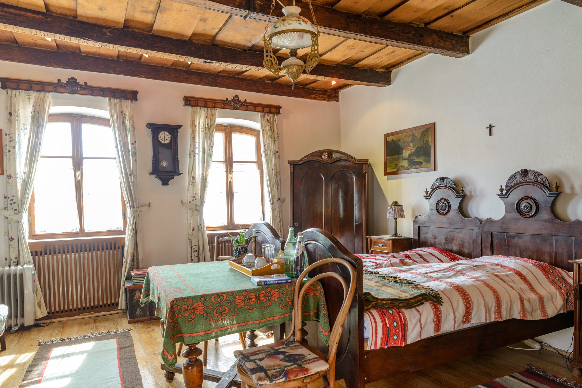 https://www.travlocals.com/uploads/2020/02/count-kalnokys-guesthouse-5.jpg