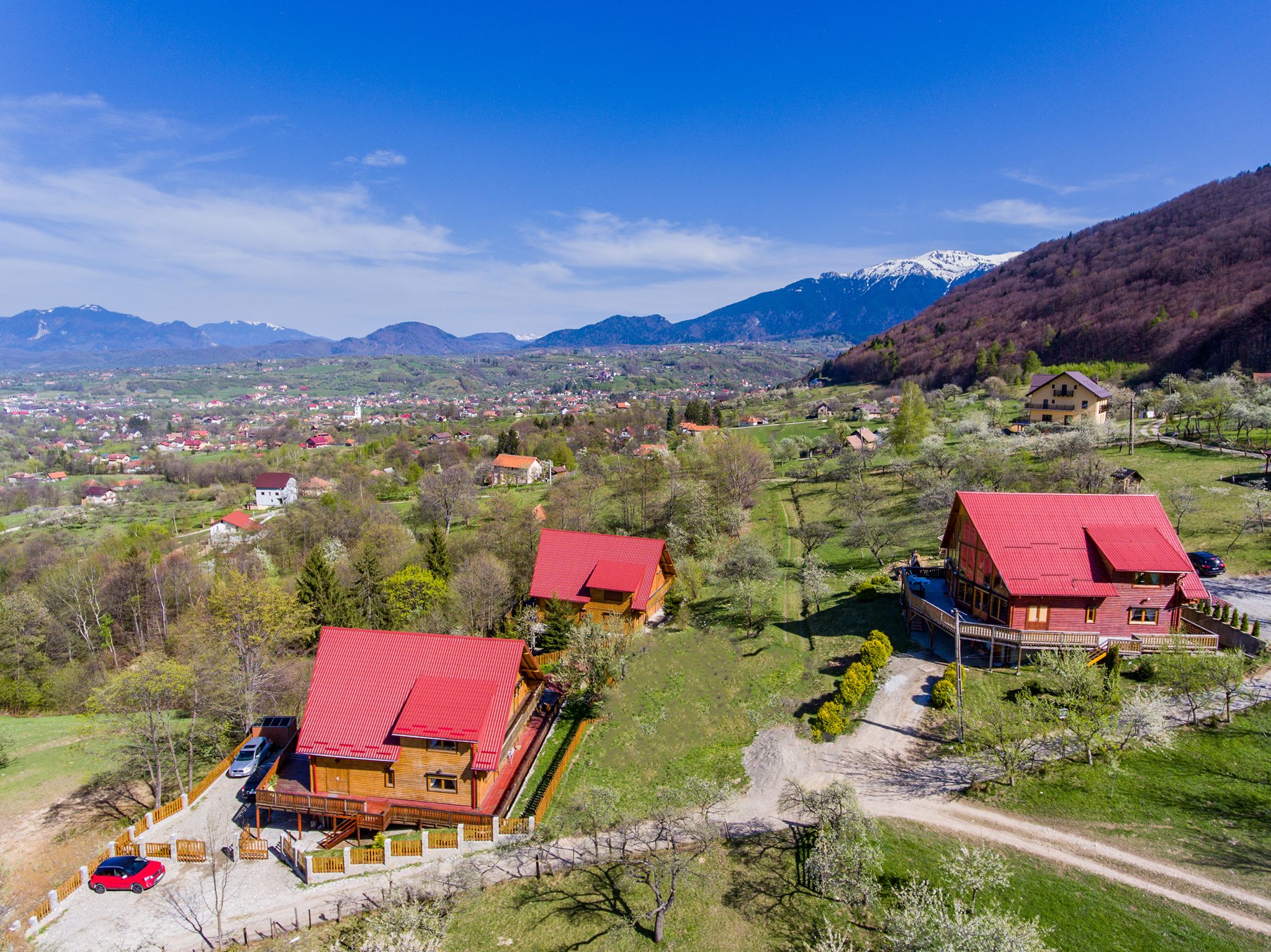 https://www.travlocals.com/uploads/2020/05/carpathian-log-home-24.jpg